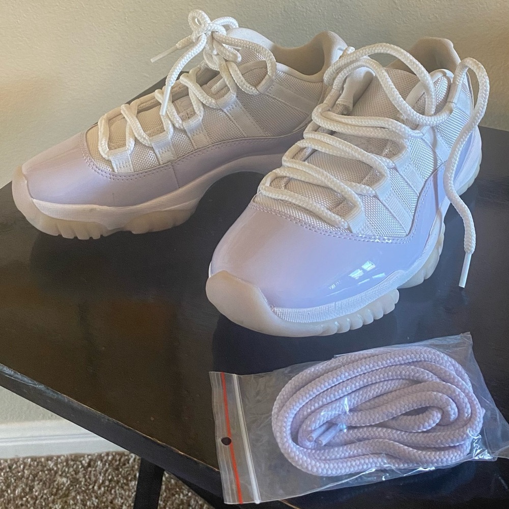 Air Jordan 11 Retro Low